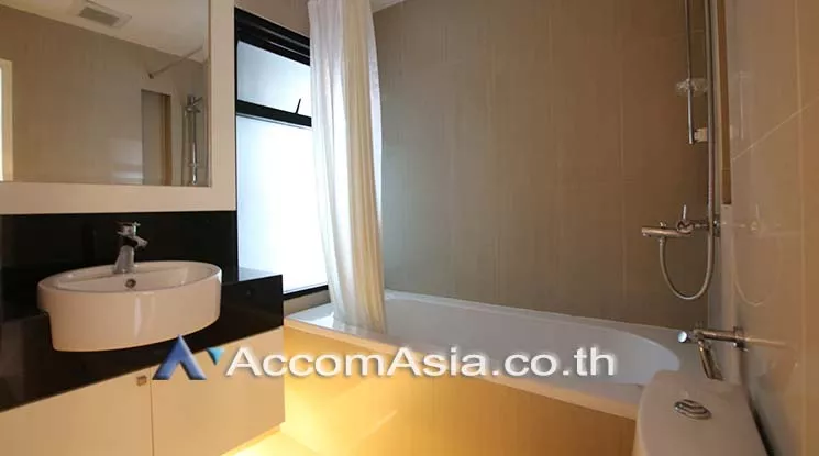 8  1 br Condominium For Rent in Sathorn ,Bangkok BTS Sala Daeng - MRT Lumphini at Sathorn Gardens AA14594
