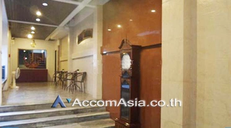  2  Retail / Showroom For Rent in Sathorn ,Bangkok MRT Lumphini AA14611