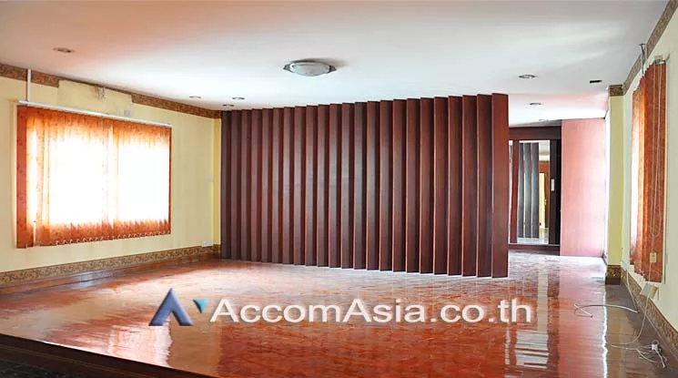 4  4 br Shophouse for rent and sale in Sukhumvit ,Bangkok BTS Asok AA14623