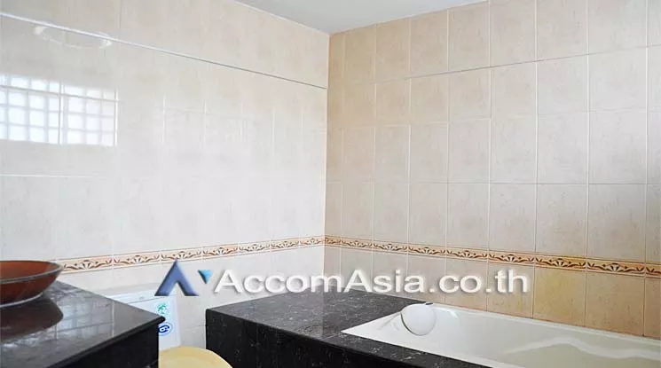 9  4 br Shophouse for rent and sale in Sukhumvit ,Bangkok BTS Asok AA14623