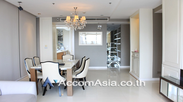 unit 2 Bedrooms  Condominium For Rent in Ploenchit, Bangkok  near BTS Ploenchit (AA14626)