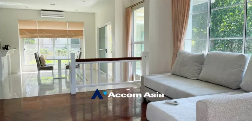  3 Bedrooms  House For Rent & Sale in Pattanakarn, Bangkok  near ARL Ban Thap Chang (AA14636)