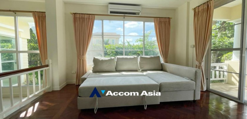 unit 3 Bedrooms  House For Sale in Pattanakarn, Bangkok  near ARL Ban Thap Chang (AA14636)