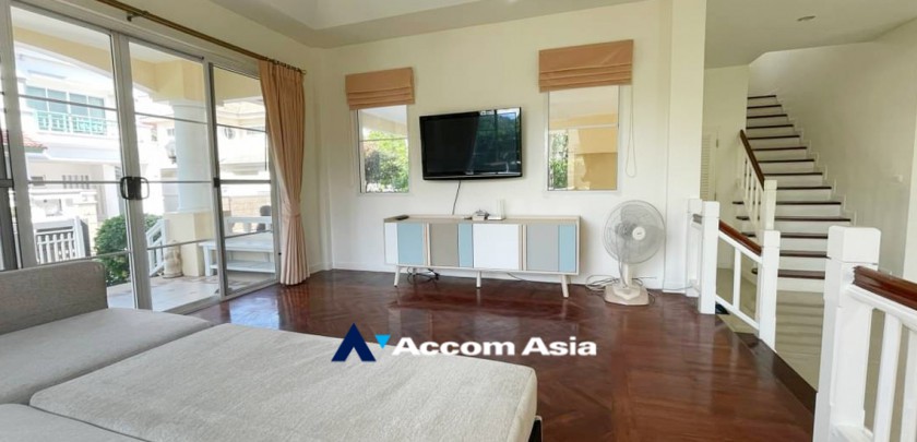 unit 3 Bedrooms  House For Sale in Pattanakarn, Bangkok  near ARL Ban Thap Chang (AA14636)