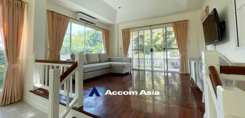 unit 3 Bedrooms  House For Sale in Pattanakarn, Bangkok  near ARL Ban Thap Chang (AA14636)