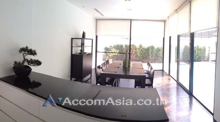 Private Swimming Pool |  4 Bedrooms  House For Rent in Sukhumvit, Bangkok  near BTS Thong Lo (AA14648)