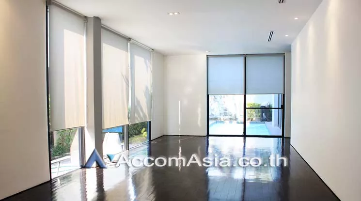 Private Swimming Pool |  4 Bedrooms  House For Rent in Sukhumvit, Bangkok  near BTS Thong Lo (AA14650)
