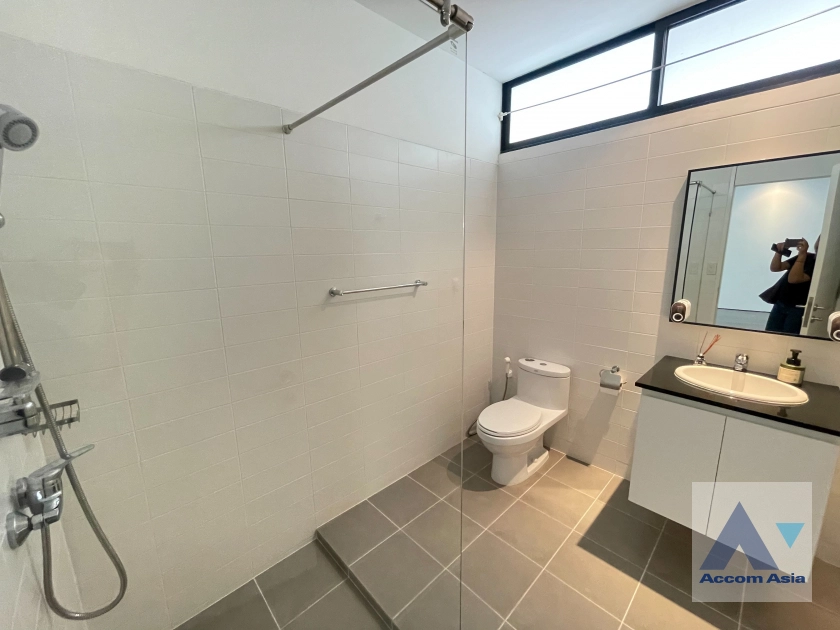 24  4 br House for rent and sale in Sukhumvit ,Bangkok BTS Thong Lo AA14650