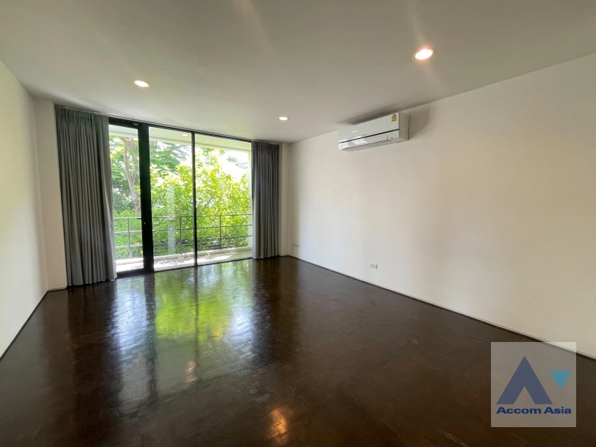 unitPrivate Swimming Pool, Pet friendly | Minimal-style modern house with private pool in Sukhumvit (AA14650)