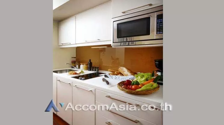  1 Bedroom  Apartment For Rent in Sukhumvit, Bangkok  near BTS Nana (AA14722)