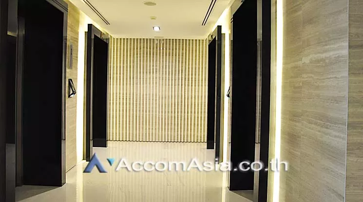 5  Retail / Showroom For Rent in Sukhumvit ,Bangkok BTS Thong Lo at Major Tower AA14744