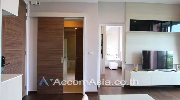  1 Bedroom  Condominium For Rent in Phaholyothin, Bangkok  near MRT Phetchaburi - ARL Makkasan (AA14757)