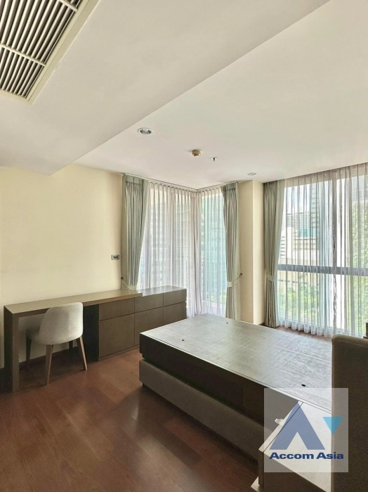 unit 2 Bedrooms  Condominium For Rent & Sale in Sathorn, Bangkok  near BTS Chong Nonsi (AA14772)
