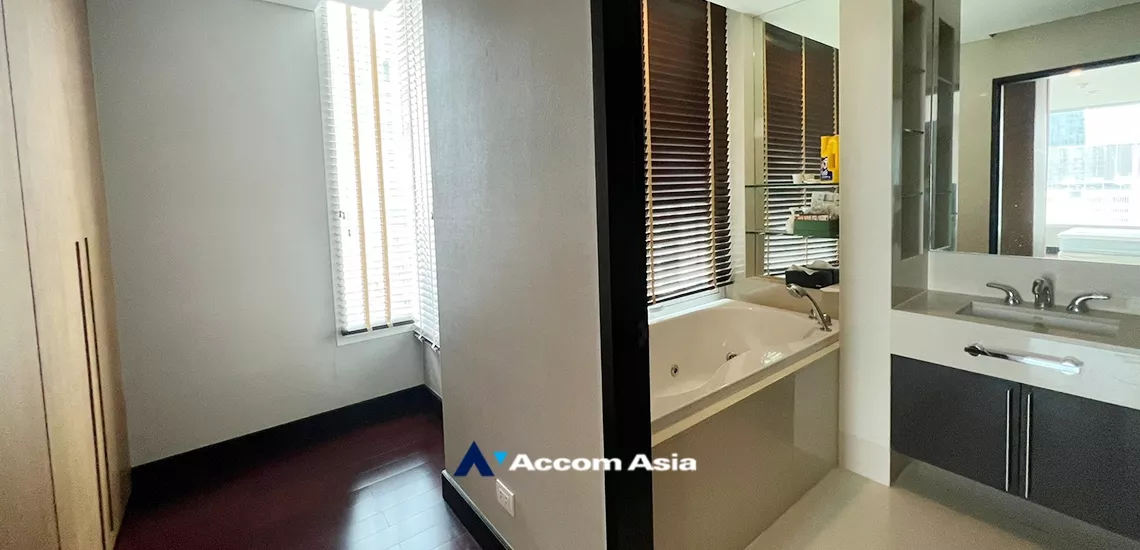 12  2 br Condominium For Rent in Ploenchit ,Bangkok BTS Chitlom at The Park Chidlom AA14779