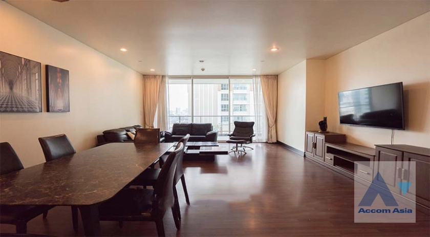 unit 2 Bedrooms  Condominium For Rent & Sale in Ploenchit, Bangkok  near BTS Chitlom (AA14779)