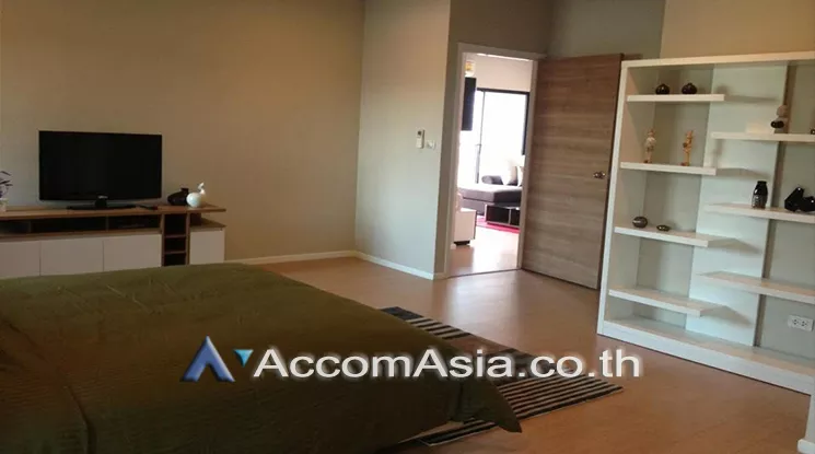  2 Bedrooms  Condominium For Rent & Sale in Ploenchit, Bangkok  near BTS Ploenchit (AA14805)