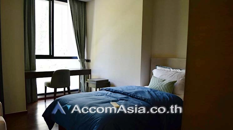 unit 2 Bedrooms  Condominium For Rent in Sathorn, Bangkok  near BTS Chong Nonsi (AA14852)