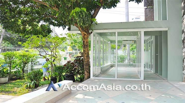 unitHome Office |  3 Bedrooms  House For Rent & Sale in Sukhumvit, Bangkok  near BTS Ekkamai (AA14855)