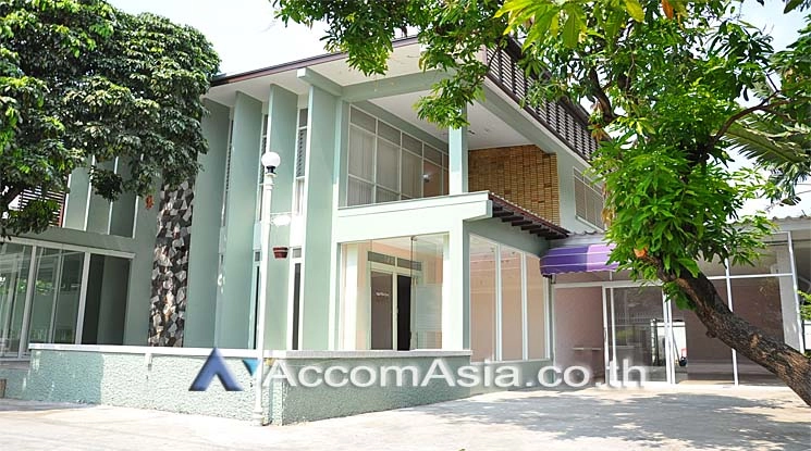  2  3 br House for rent and sale in Sukhumvit ,Bangkok BTS Ekkamai AA14855