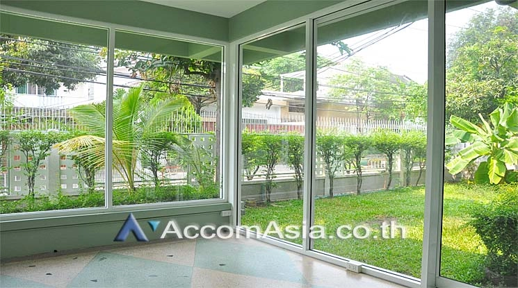 unitHome Office |  3 Bedrooms  House For Rent & Sale in Sukhumvit, Bangkok  near BTS Ekkamai (AA14855)