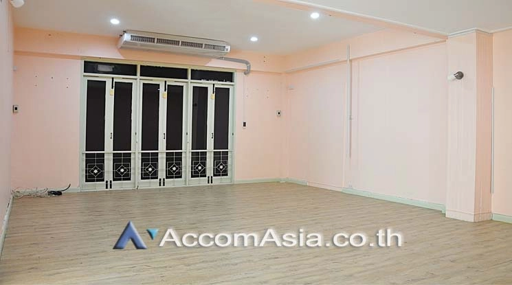5  3 br House for rent and sale in Sukhumvit ,Bangkok BTS Ekkamai AA14855