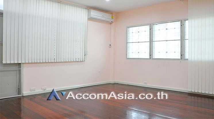 7  3 br House for rent and sale in Sukhumvit ,Bangkok BTS Ekkamai AA14855
