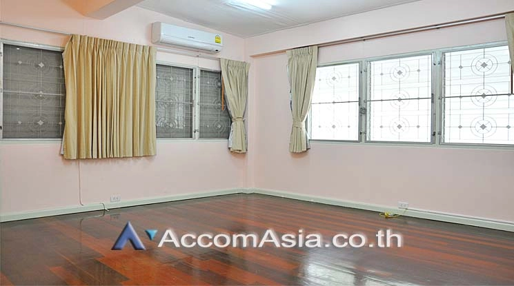 8  3 br House for rent and sale in Sukhumvit ,Bangkok BTS Ekkamai AA14855