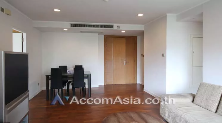  2 Bedrooms  Condominium For Rent in Ploenchit, Bangkok  near BTS Ploenchit (AA14880)