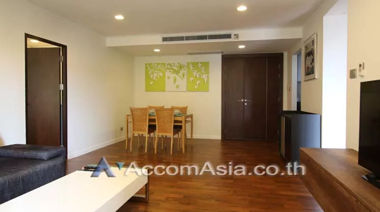  2 Bedrooms  Condominium For Rent in Ploenchit, Bangkok  near BTS Ploenchit (AA14882)
