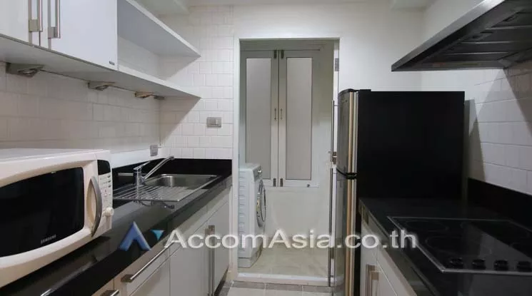  2 Bedrooms  Condominium For Rent in Ploenchit, Bangkok  near BTS Ploenchit (AA14882)