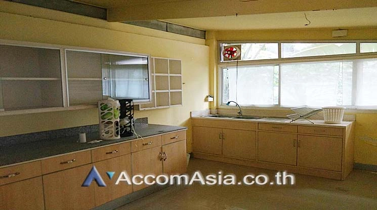 6  House For Rent in Sukhumvit ,Bangkok BTS Thong Lo AA14883