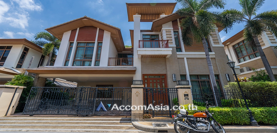 unit 4 Bedrooms  House For Rent & Sale in Sukhumvit, Bangkok  near BTS Phra khanong (AA14888)