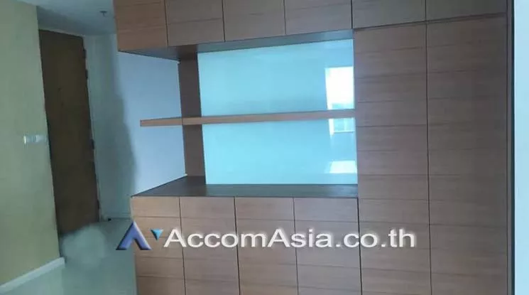  2 Bedrooms  Condominium For Rent in Ploenchit, Bangkok  near BTS Chitlom (AA14903)