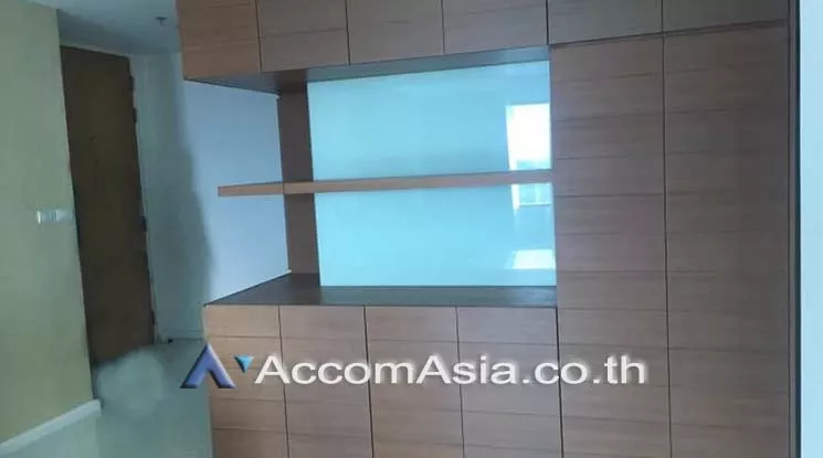 unit 2 Bedrooms  Condominium For Rent in Ploenchit, Bangkok  near BTS Chitlom (AA14903)
