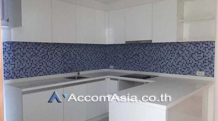  2 Bedrooms  Condominium For Rent in Ploenchit, Bangkok  near BTS Chitlom (AA14903)