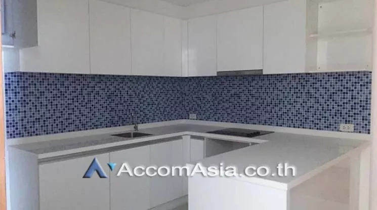 unit 2 Bedrooms  Condominium For Rent in Ploenchit, Bangkok  near BTS Chitlom (AA14903)