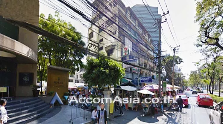  Shophouse For Sale in Ploenchit, Bangkok  near BTS Ploenchit (AA14912)
