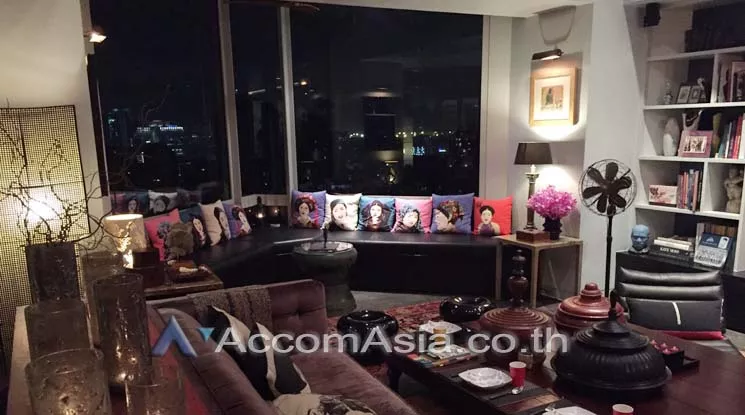  4 Bedrooms  Condominium For Rent in Sukhumvit, Bangkok  near BTS Ekkamai (AA14937)