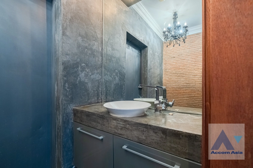 14  4 br Condominium For Rent in Sukhumvit ,Bangkok BTS Ekkamai at La Cascade AA14937