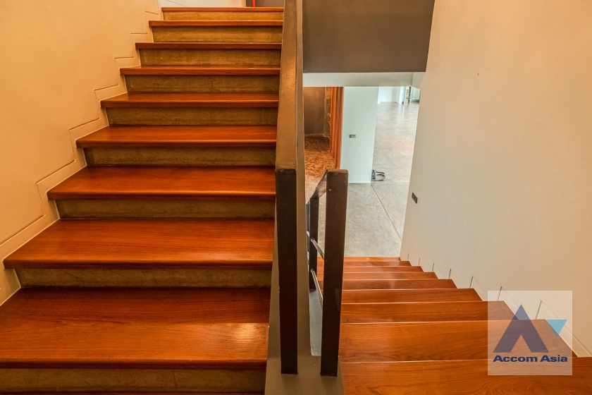 19  4 br Condominium For Rent in Sukhumvit ,Bangkok BTS Ekkamai at La Cascade AA14937