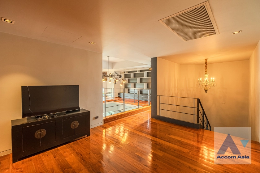 20  4 br Condominium For Rent in Sukhumvit ,Bangkok BTS Ekkamai at La Cascade AA14937