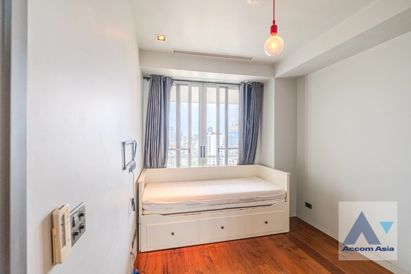 32  4 br Condominium For Rent in Sukhumvit ,Bangkok BTS Ekkamai at La Cascade AA14937