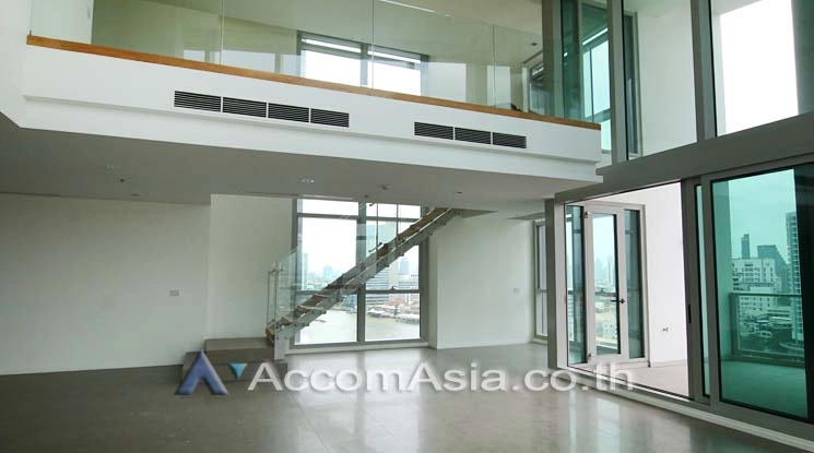 Duplex Condo |  4 Bedrooms  Condominium For Sale in Charoennakorn, Bangkok  near BTS Krung Thon Buri (AA14941)