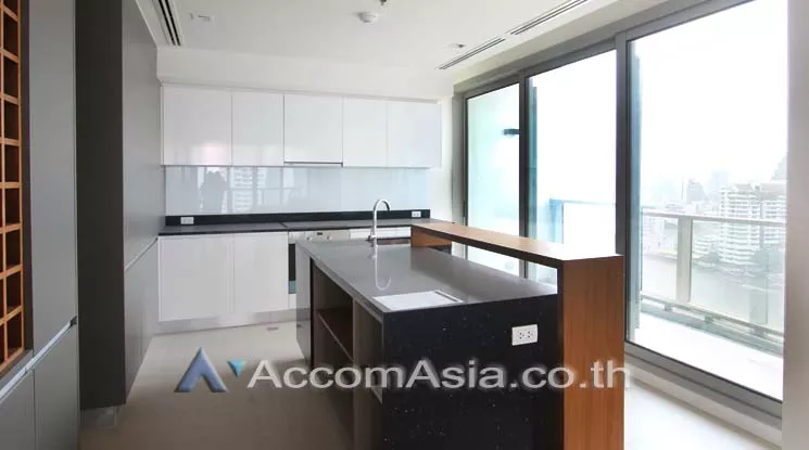 unit 3 Bedrooms  Condominium For Sale in Charoen Nakhon, Bangkok  near BTS Krung Thon Buri (AA14942)