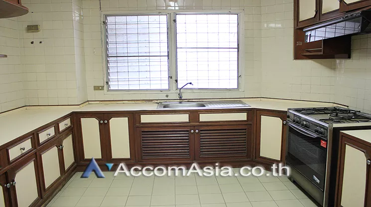 unit 3 Bedrooms  Condominium For Rent in Sukhumvit, Bangkok  near BTS Asok - MRT Sukhumvit (AA14946)