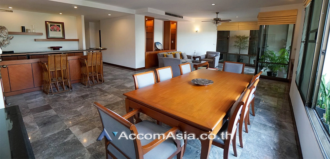 unit 3 Bedrooms  Apartment For Rent in Sukhumvit, Bangkok  near BTS Phrom Phong (AA14953)