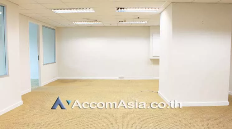  Office space For Rent in Ploenchit, Bangkok  near BTS Chitlom (AA14954)