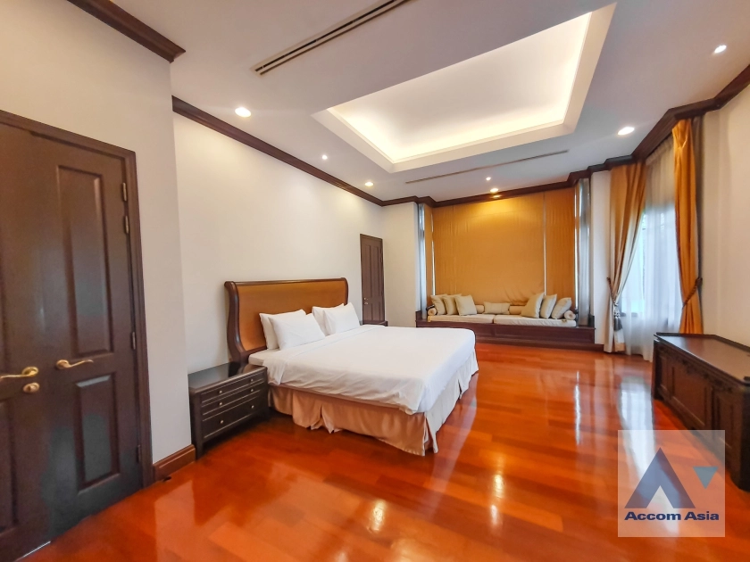 28  4 br House For Rent in Sathorn ,Bangkok BRT Thanon Chan - BTS Saint Louis at Exclusive Resort Style Home  AA14956