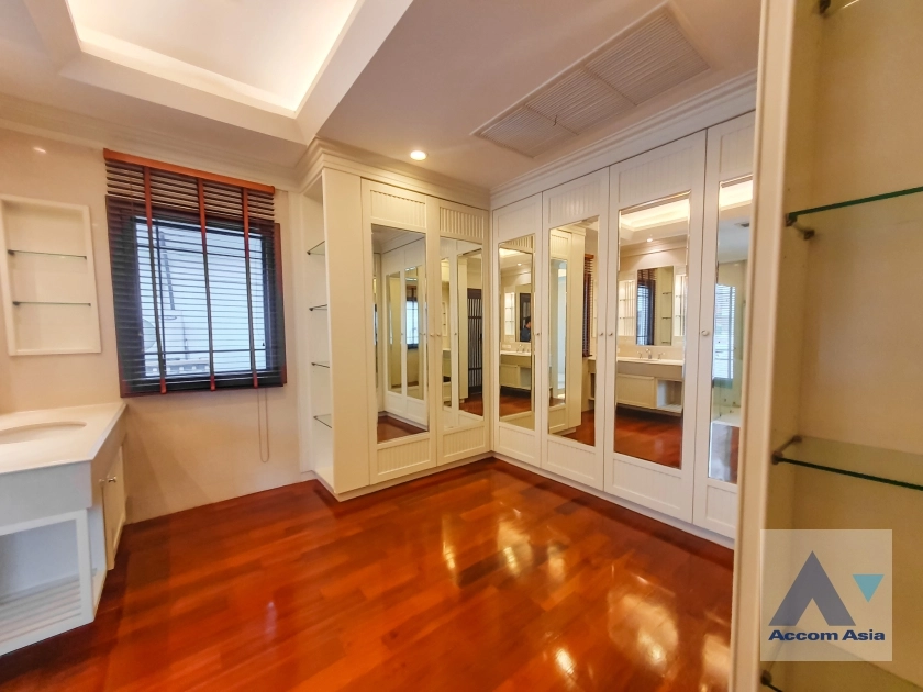 33  4 br House For Rent in Sathorn ,Bangkok BRT Thanon Chan - BTS Saint Louis at Exclusive Resort Style Home  AA14956