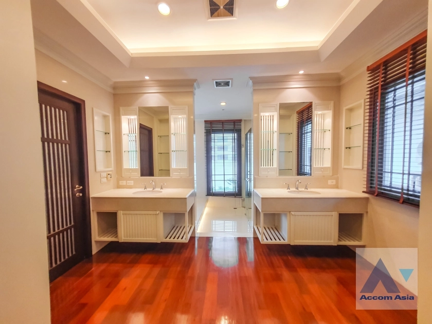 32  4 br House For Rent in Sathorn ,Bangkok BRT Thanon Chan - BTS Saint Louis at Exclusive Resort Style Home  AA14956